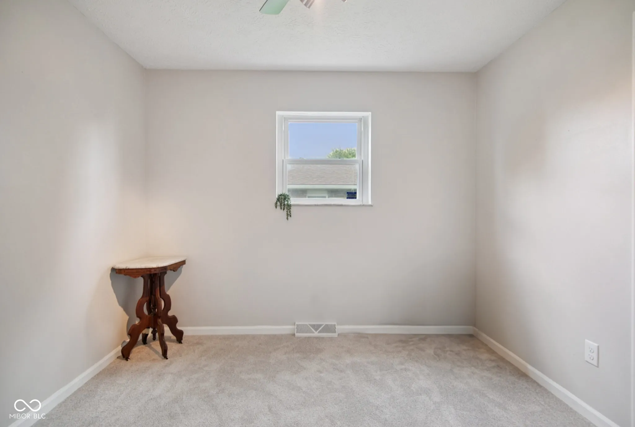 Franklin, Indiana 46131, United States, 3 Bedrooms Bedrooms, ,2 BathroomsBathrooms,Residential,Pending,172514