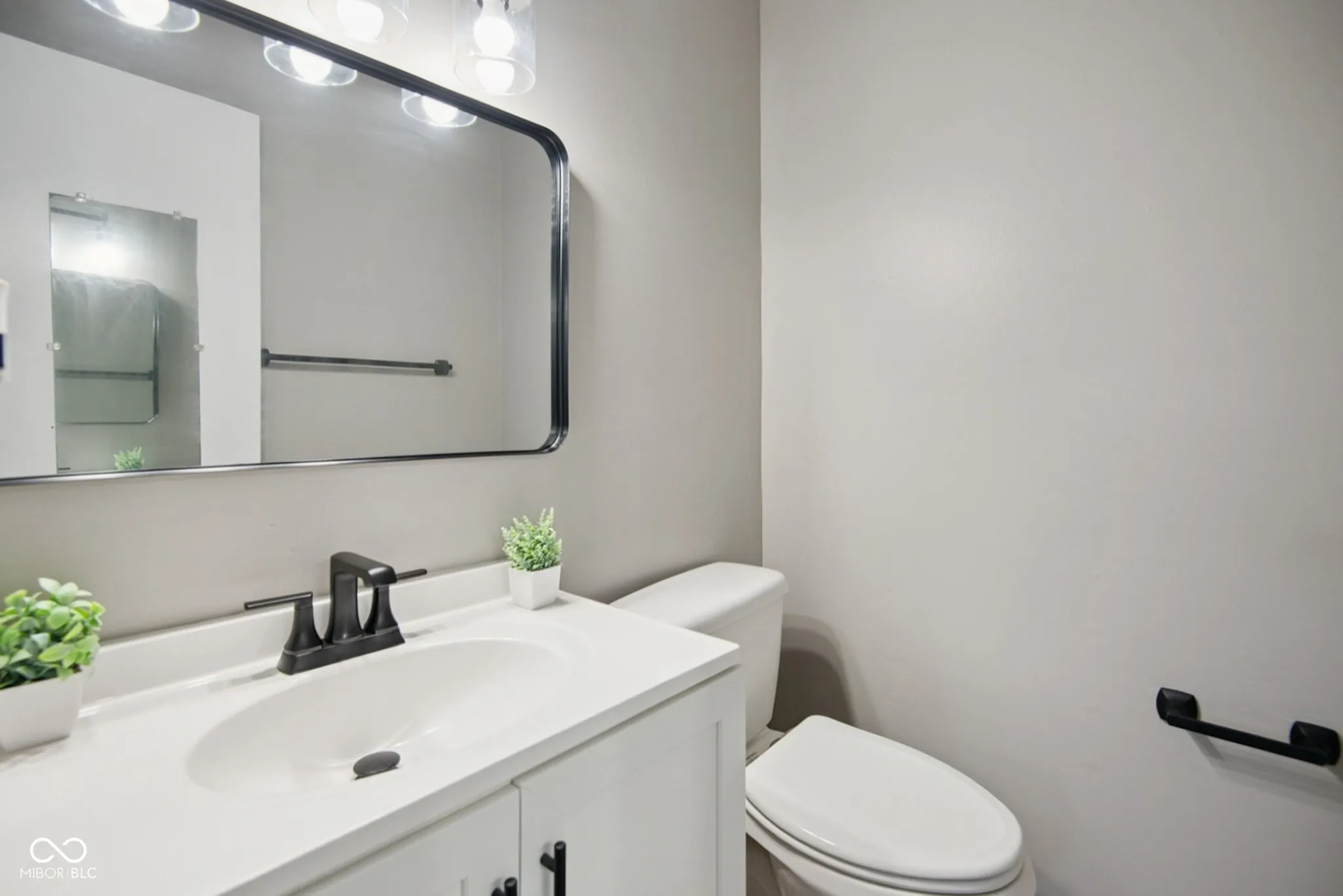 Franklin, Indiana 46131, United States, 3 Bedrooms Bedrooms, ,2 BathroomsBathrooms,Residential,Pending,172514