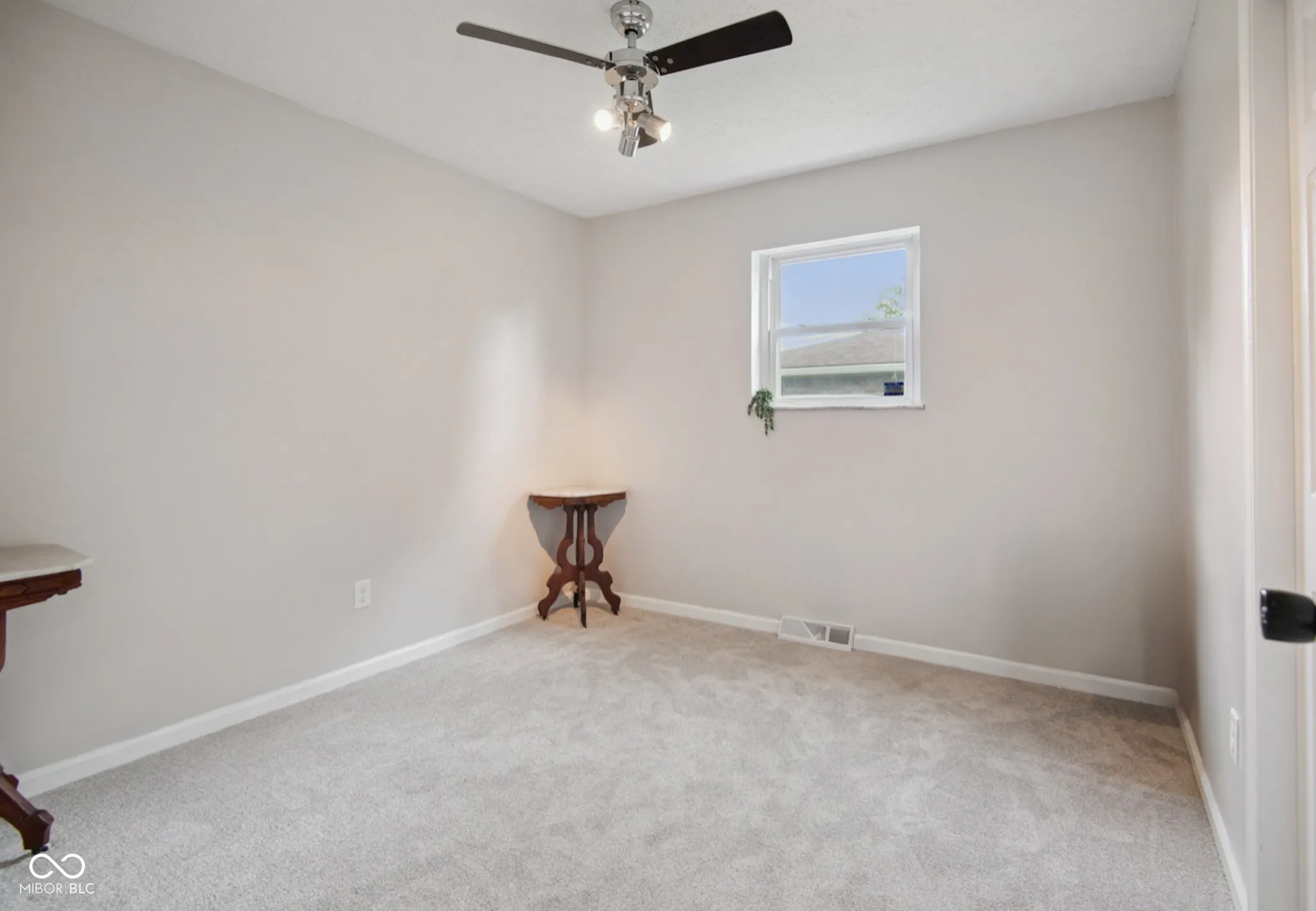 Franklin, Indiana 46131, United States, 3 Bedrooms Bedrooms, ,2 BathroomsBathrooms,Residential,Pending,172514