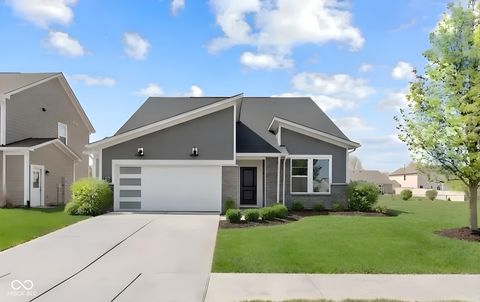 Photo of 7150 Maidstone Cove, McCordsville, IN 46055 (MLS # 22075345)