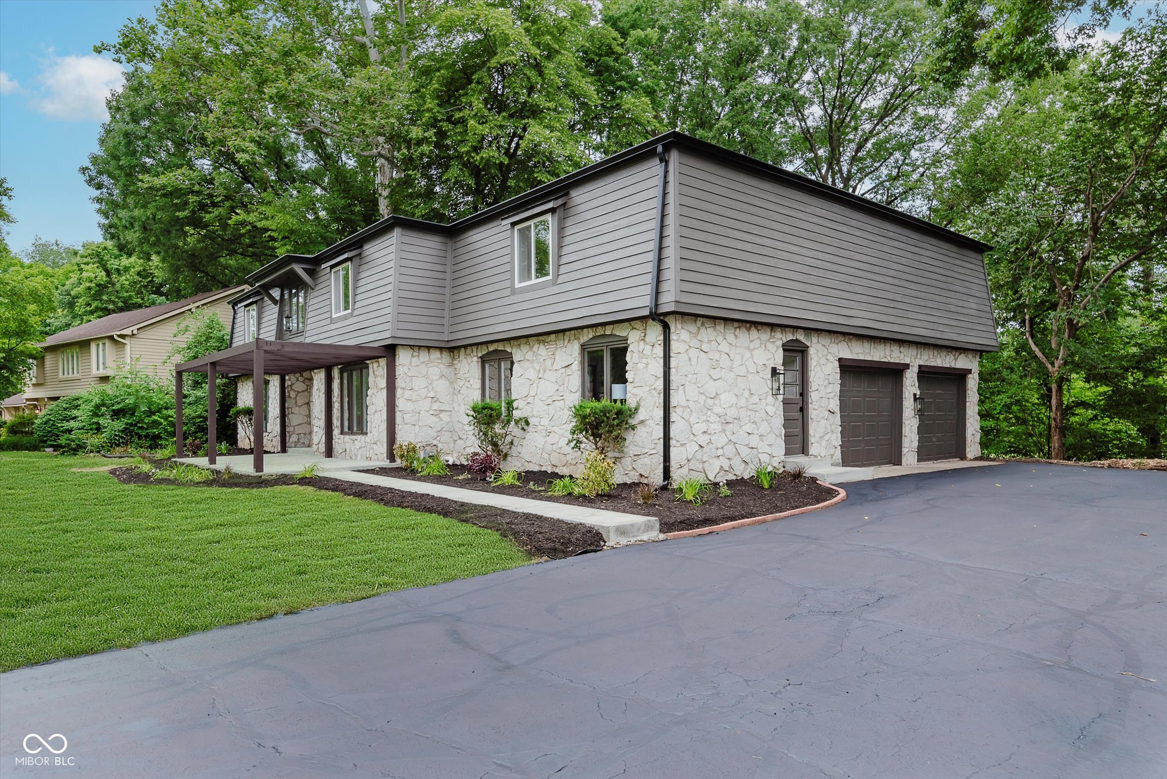 12118 Castle Row Overlook