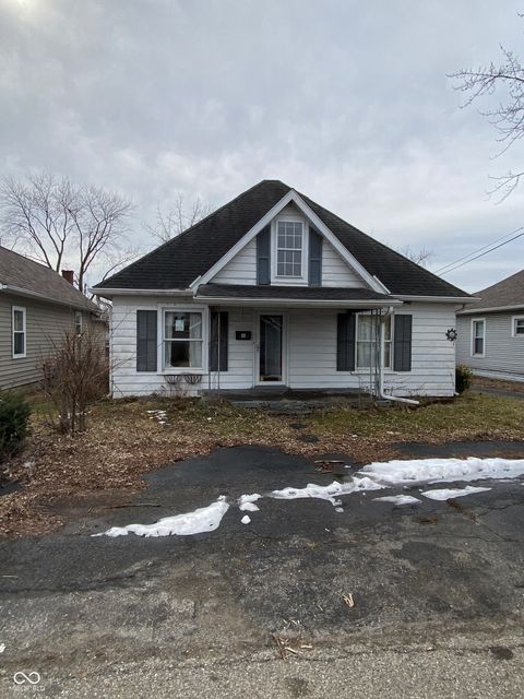 Photo of 2103 6th Street, Columbus, IN 47201 (MLS # 22088640)