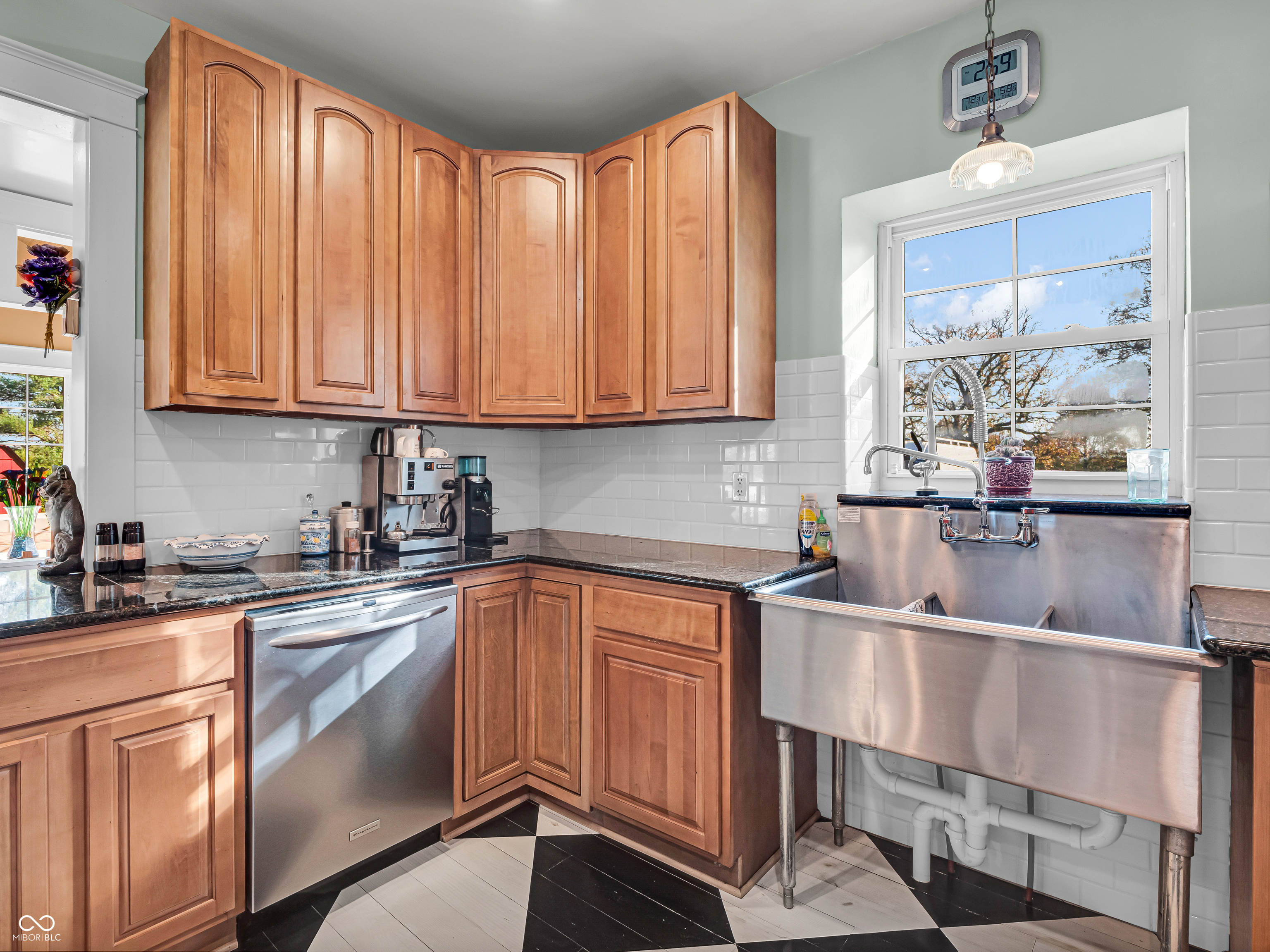 Indianapolis, Indiana 46259, United States, 4 Bedrooms Bedrooms, ,3 BathroomsBathrooms,Residential,Pending,33868