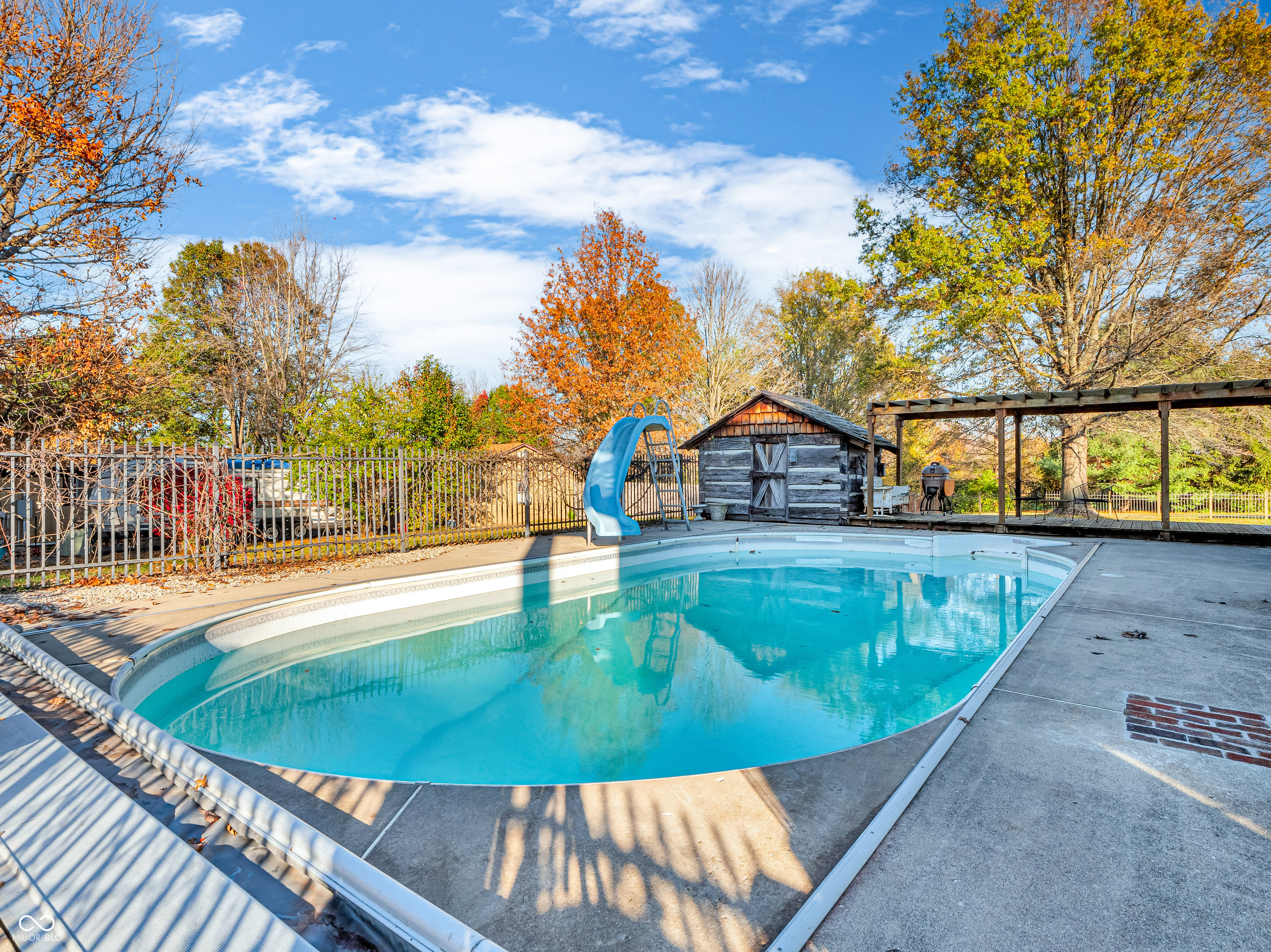 Indianapolis, Indiana 46259, United States, 4 Bedrooms Bedrooms, ,3 BathroomsBathrooms,Residential,Pending,33868