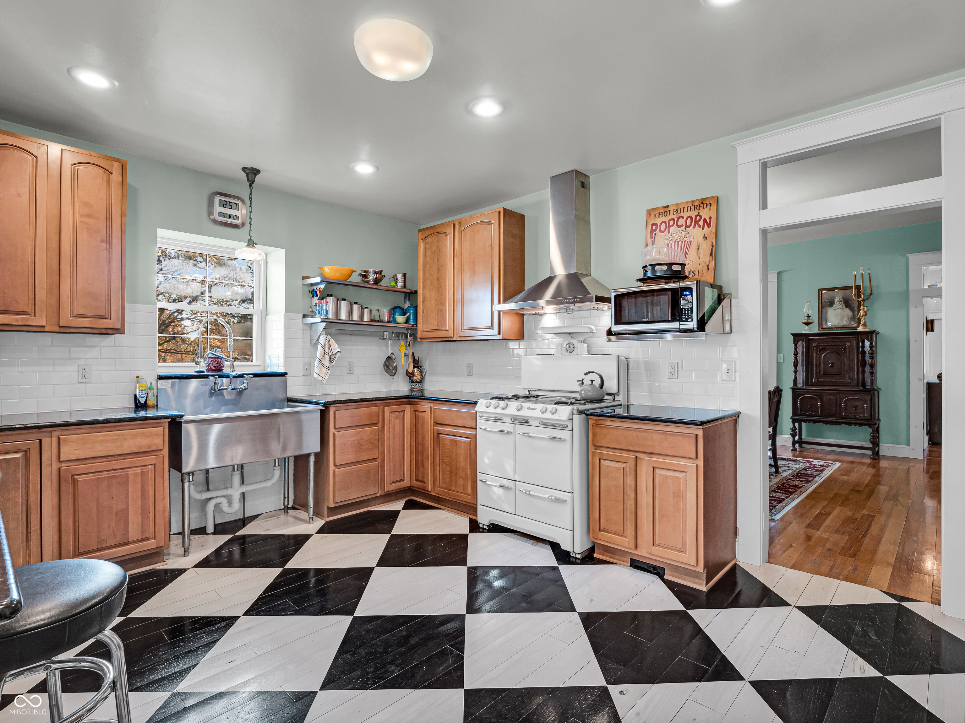 Indianapolis, Indiana 46259, United States, 4 Bedrooms Bedrooms, ,3 BathroomsBathrooms,Residential,Pending,33868