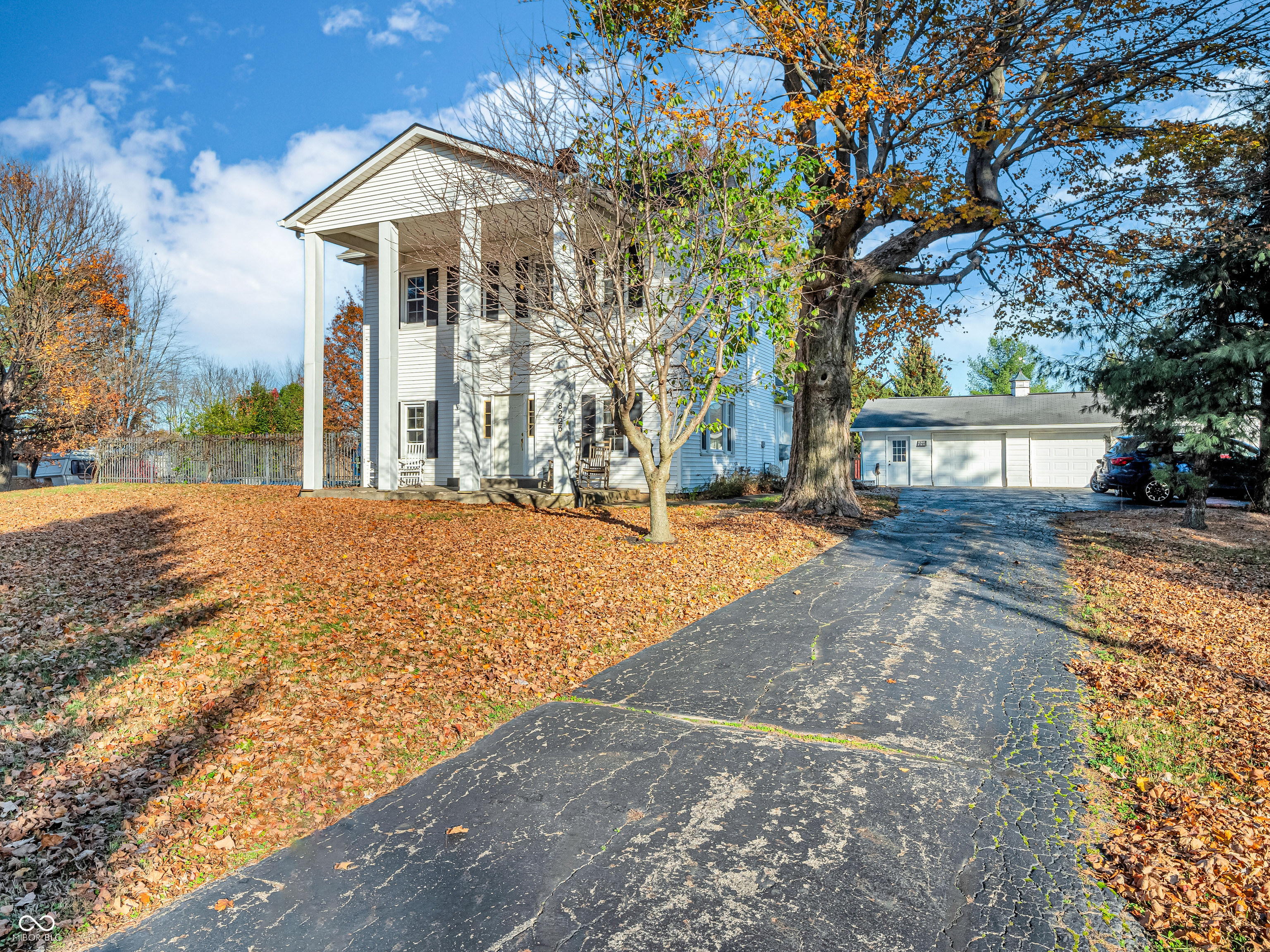 Indianapolis, Indiana 46259, United States, 4 Bedrooms Bedrooms, ,3 BathroomsBathrooms,Residential,Pending,33868