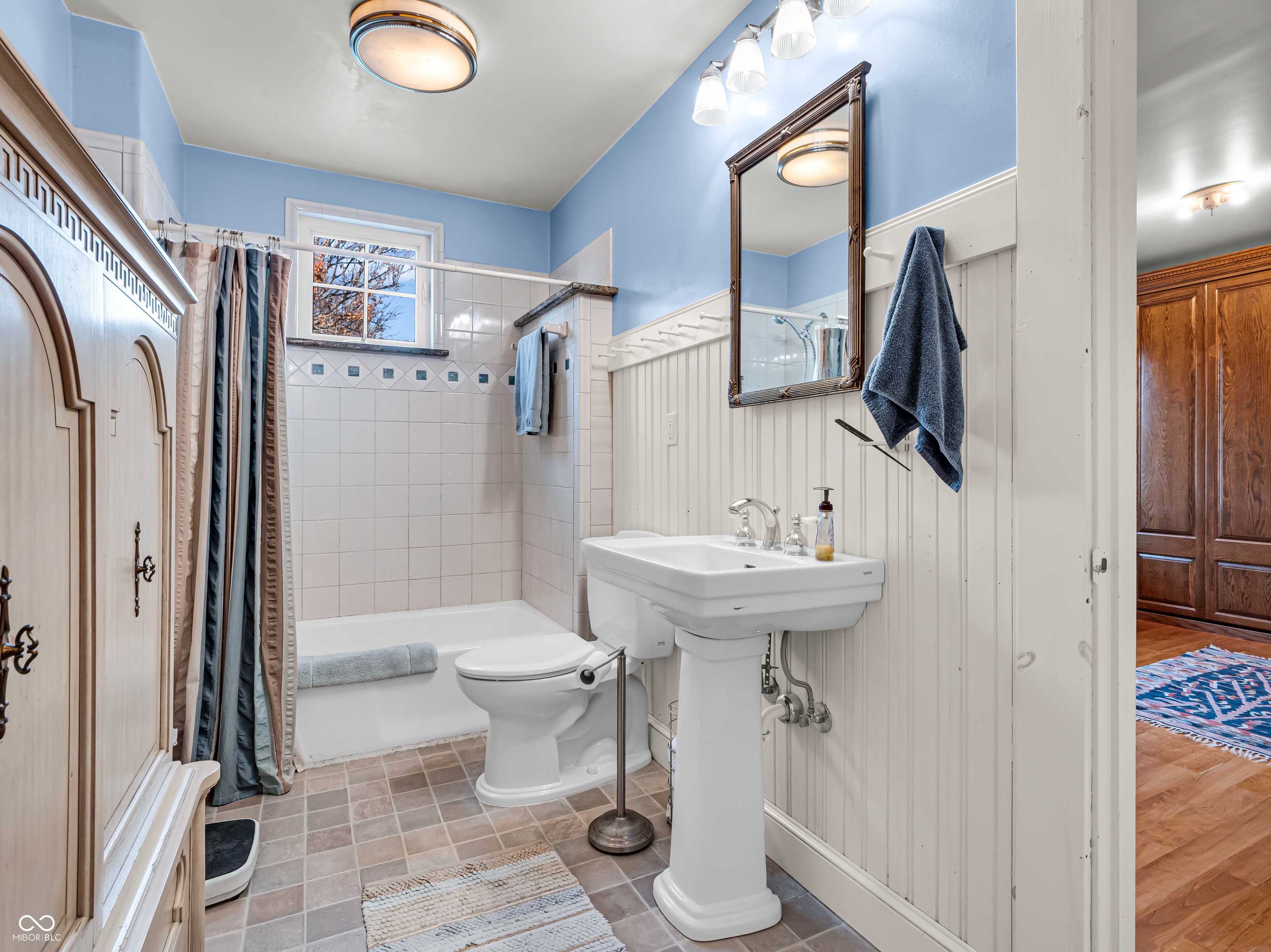 Indianapolis, Indiana 46259, United States, 4 Bedrooms Bedrooms, ,3 BathroomsBathrooms,Residential,Pending,33868