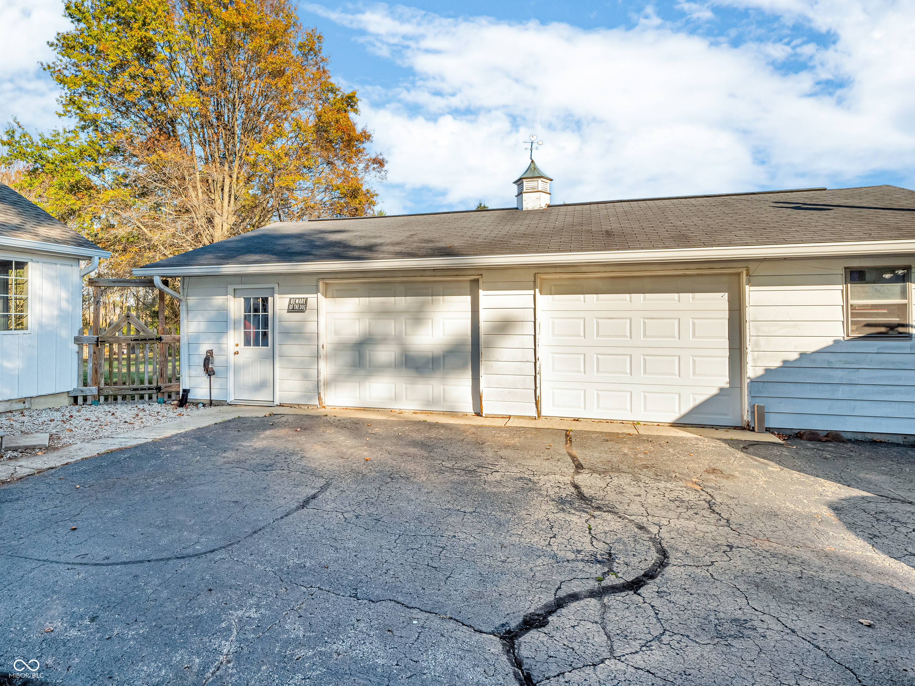 Indianapolis, Indiana 46259, United States, 4 Bedrooms Bedrooms, ,3 BathroomsBathrooms,Residential,Pending,33868