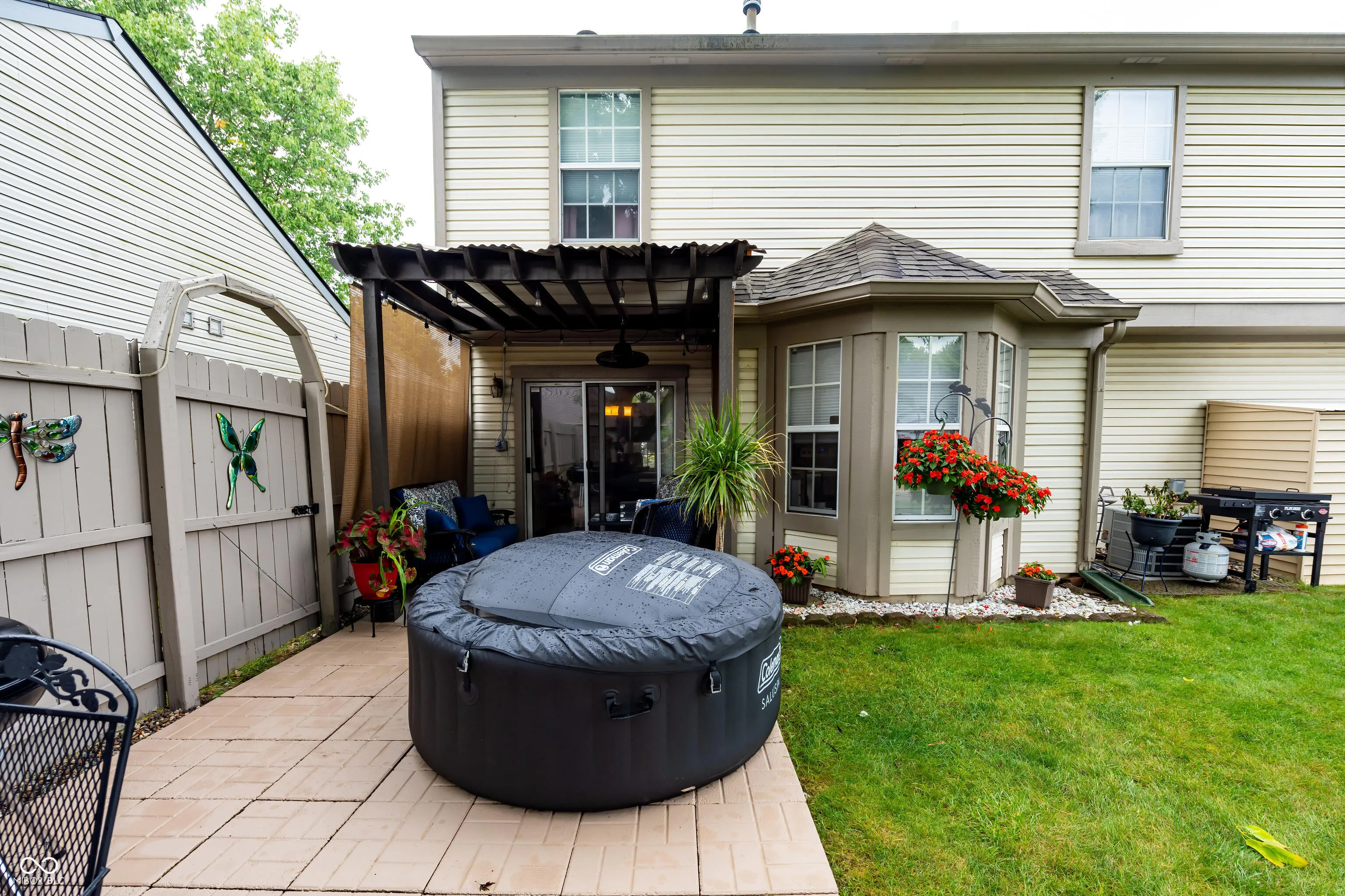 Greenwood, Indiana 46142, United States, 3 Bedrooms Bedrooms, ,3 BathroomsBathrooms,Residential,Pending,23785