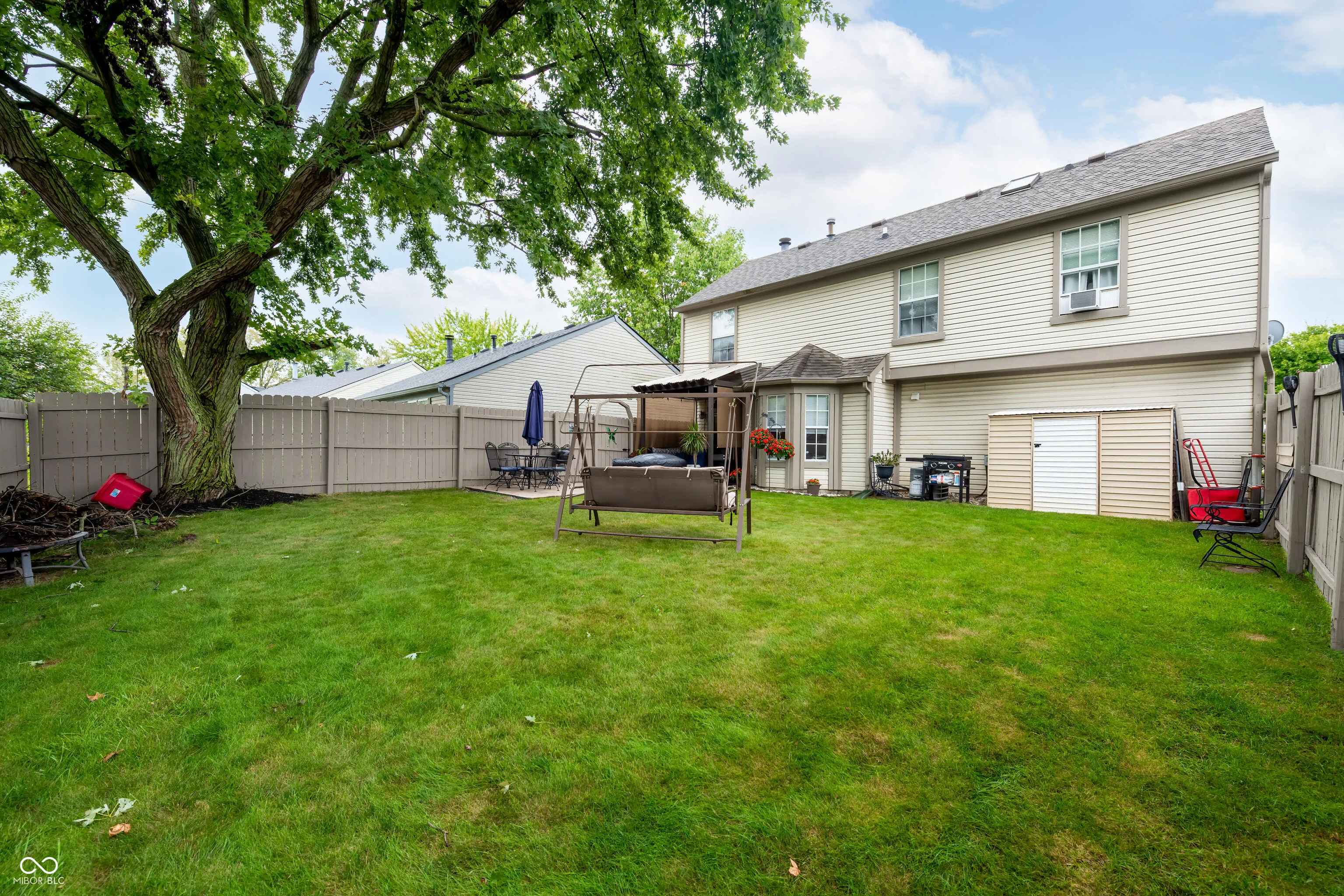 Greenwood, Indiana 46142, United States, 3 Bedrooms Bedrooms, ,3 BathroomsBathrooms,Residential,Pending,23785