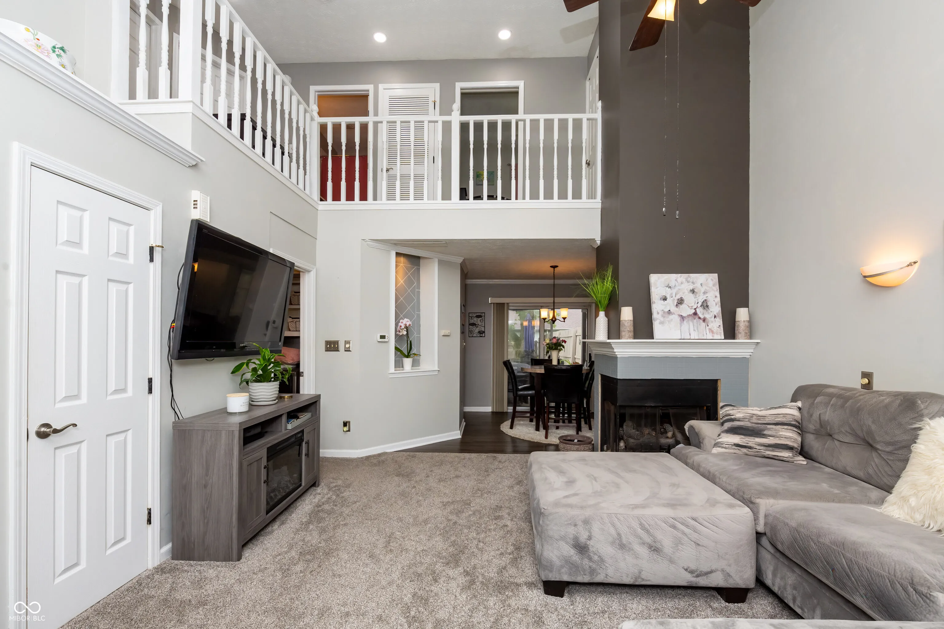 Greenwood, Indiana 46142, United States, 3 Bedrooms Bedrooms, ,3 BathroomsBathrooms,Residential,Pending,23785