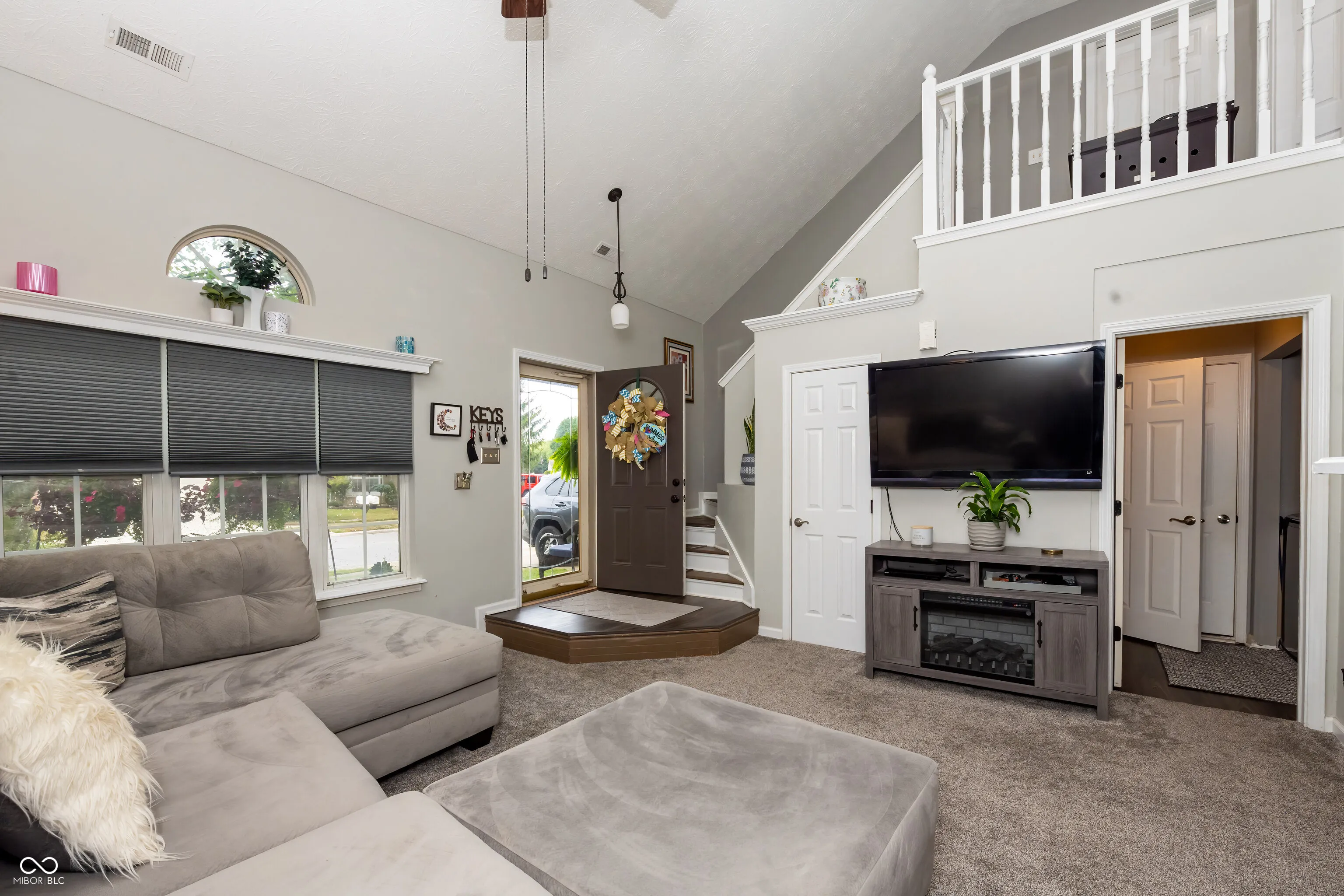 Greenwood, Indiana 46142, United States, 3 Bedrooms Bedrooms, ,3 BathroomsBathrooms,Residential,Pending,23785