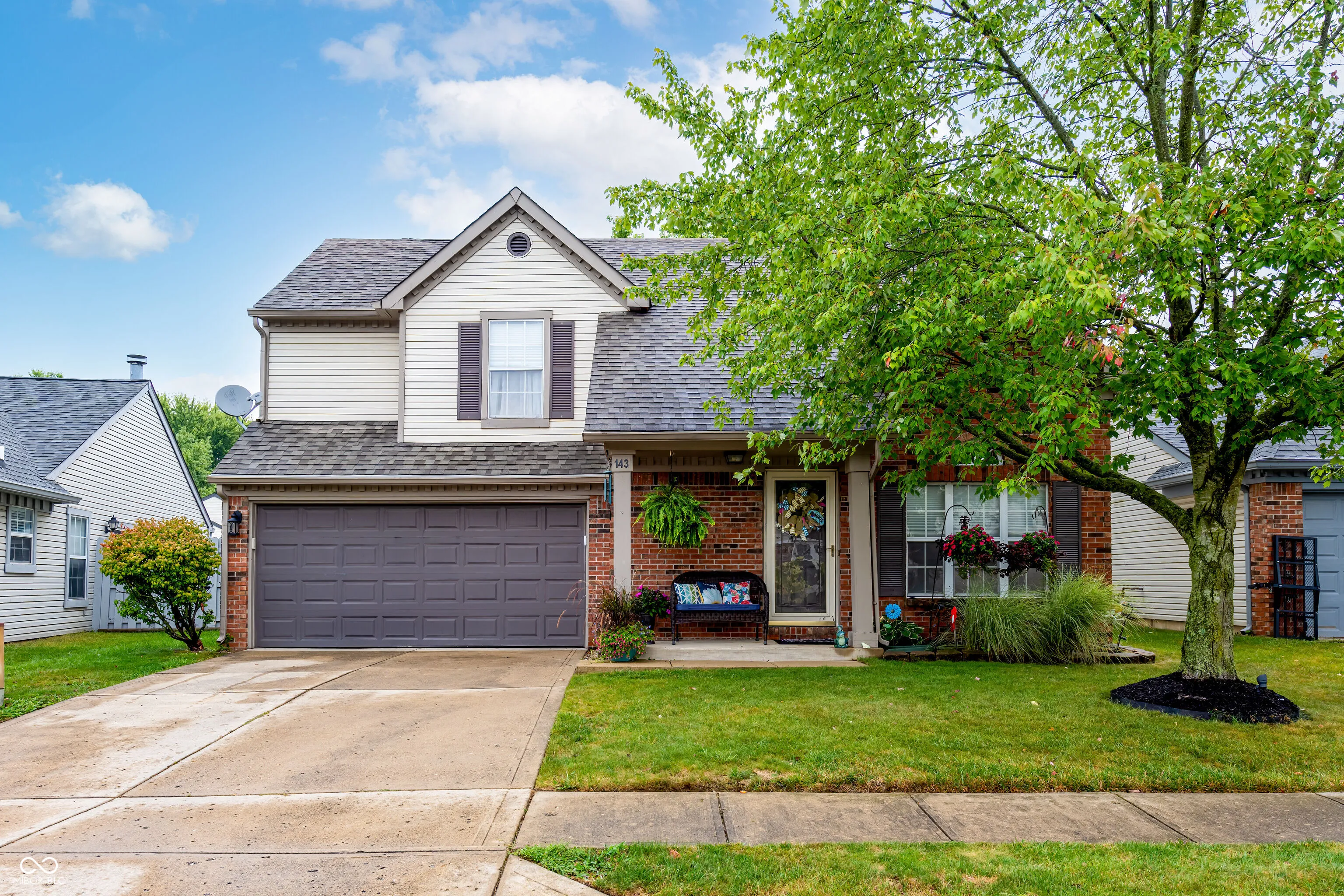 Greenwood, Indiana 46142, United States, 3 Bedrooms Bedrooms, ,3 BathroomsBathrooms,Residential,Pending,23785