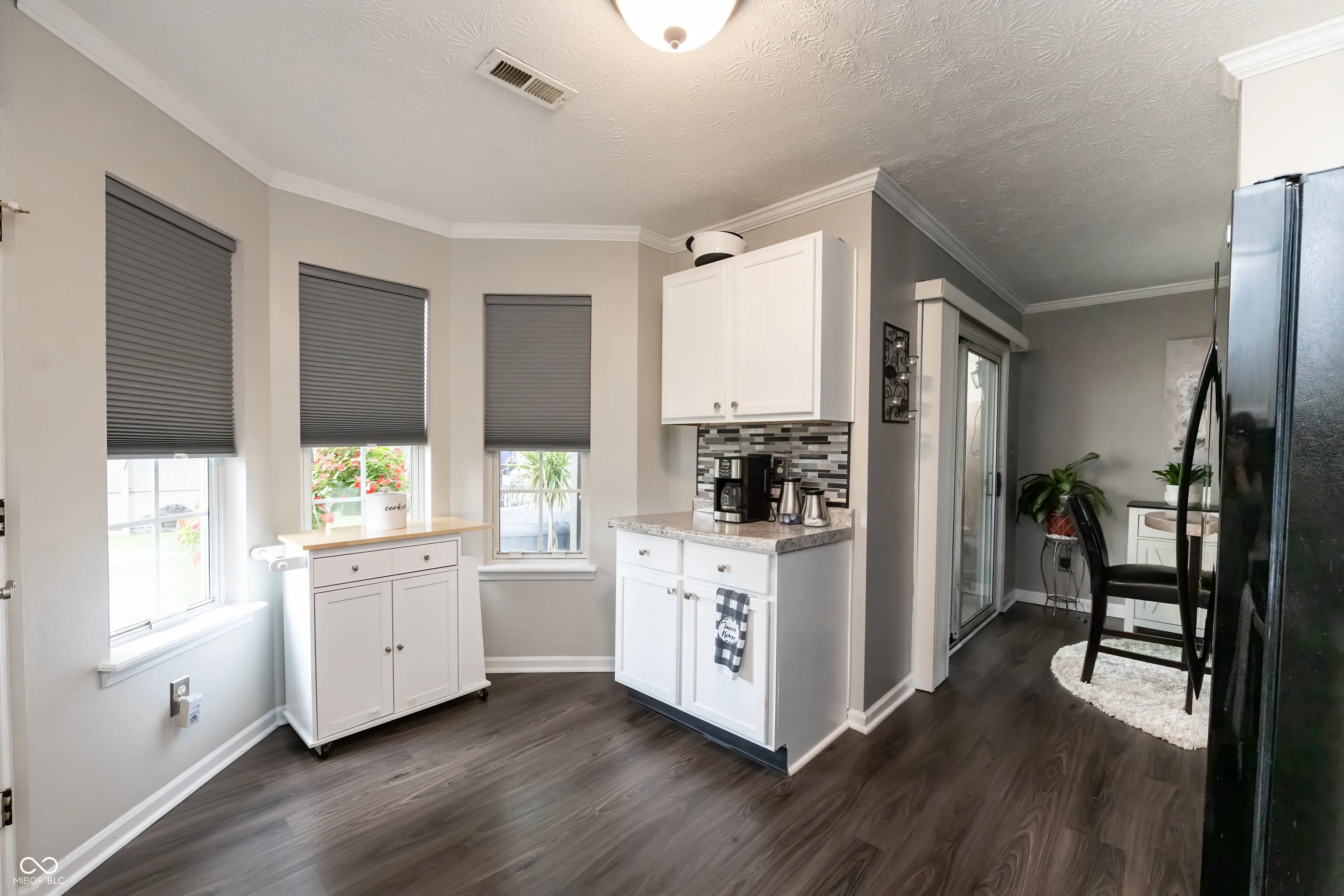 Greenwood, Indiana 46142, United States, 3 Bedrooms Bedrooms, ,3 BathroomsBathrooms,Residential,Pending,23785