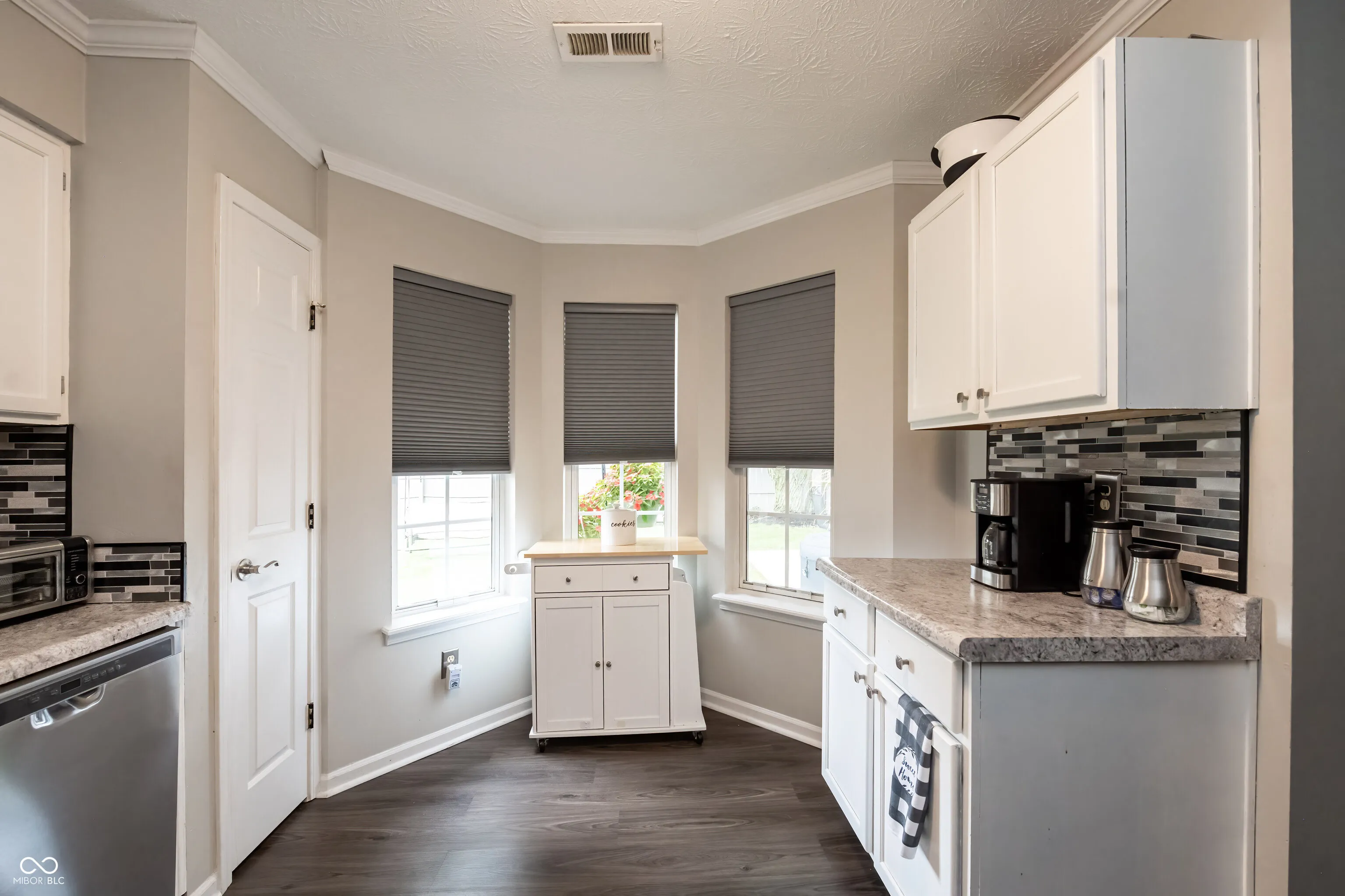 Greenwood, Indiana 46142, United States, 3 Bedrooms Bedrooms, ,3 BathroomsBathrooms,Residential,Pending,23785