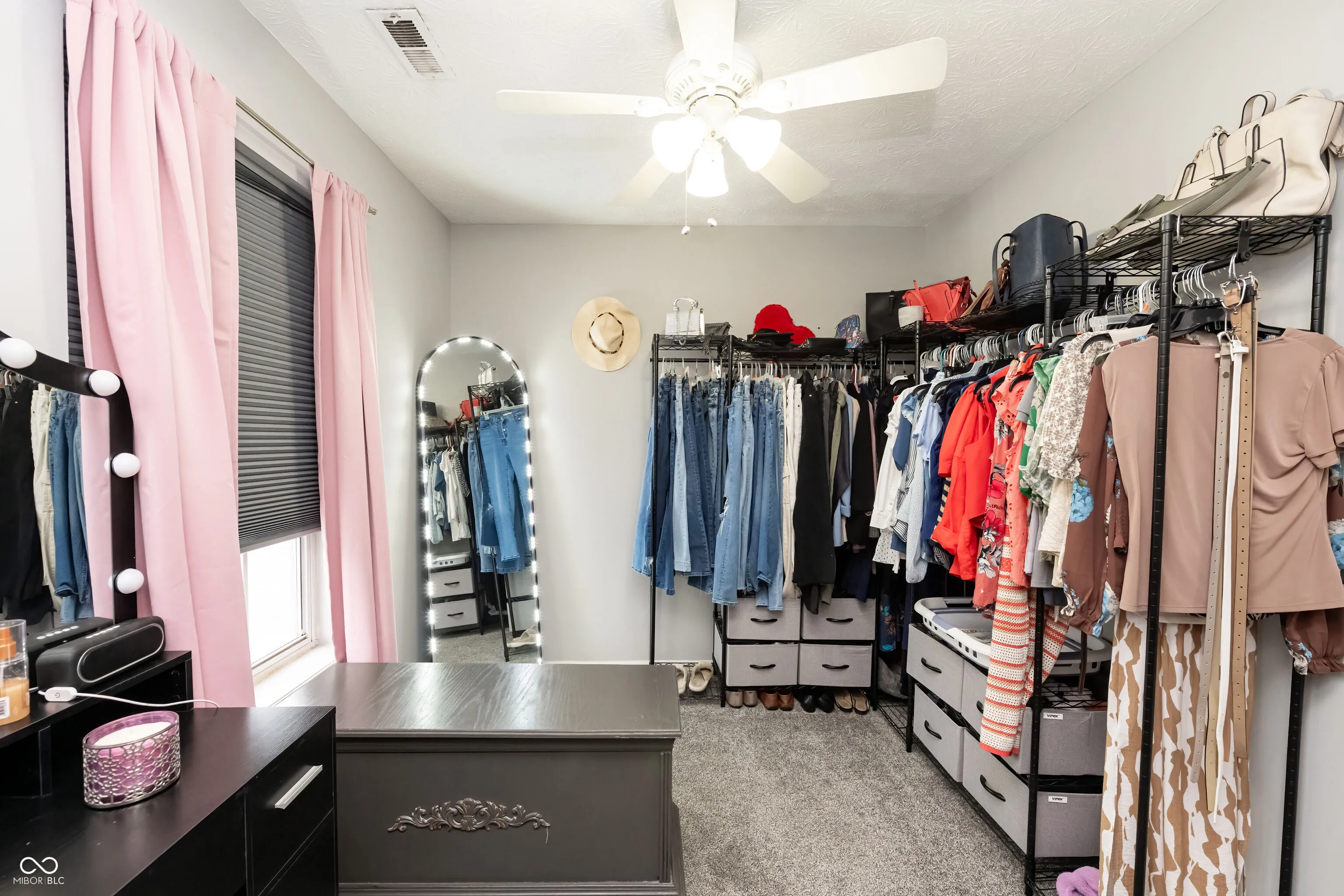 Greenwood, Indiana 46142, United States, 3 Bedrooms Bedrooms, ,3 BathroomsBathrooms,Residential,Pending,23785