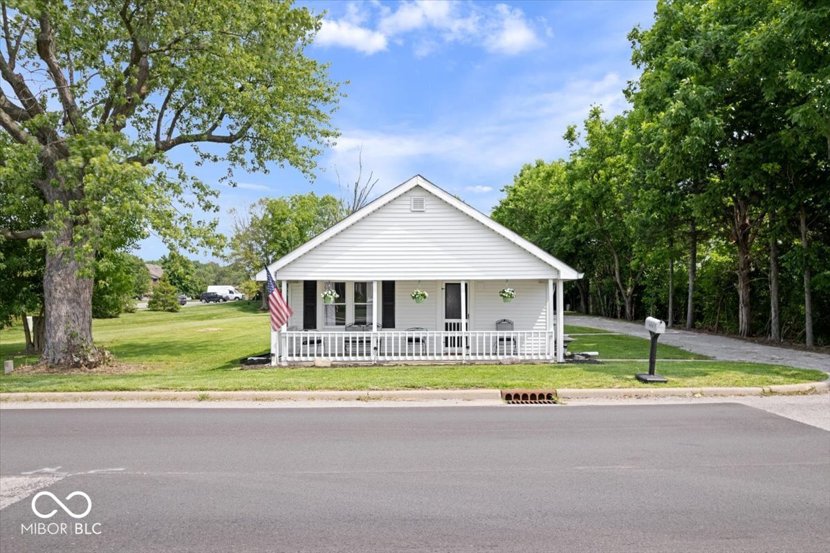 606 E County Line Road