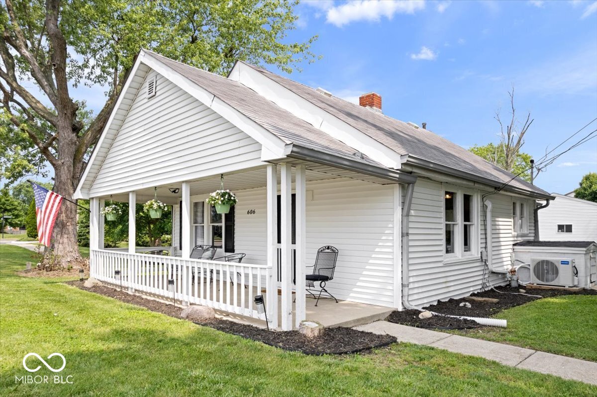 606 E County Line Road