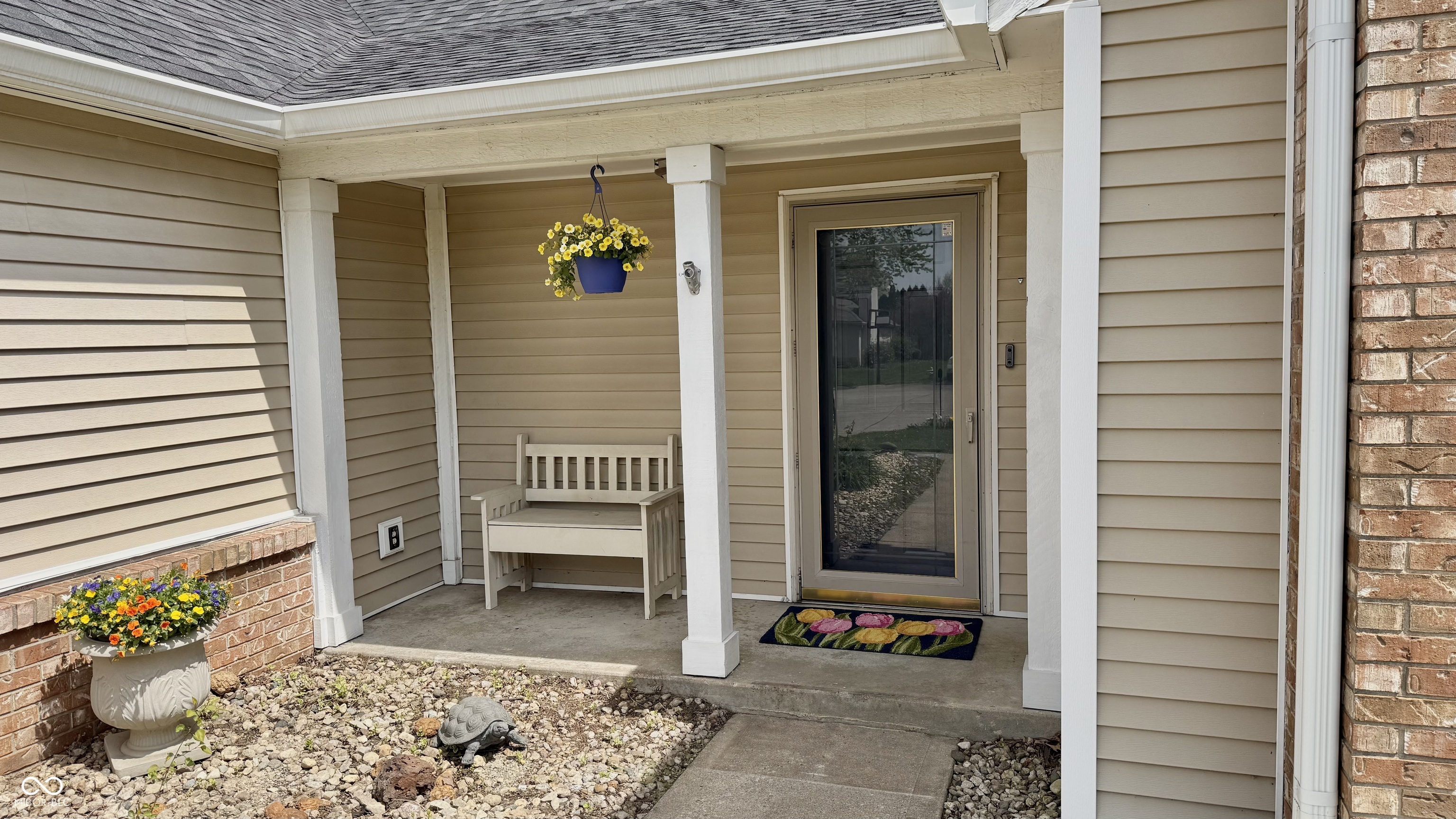 8941 Country Walk Court