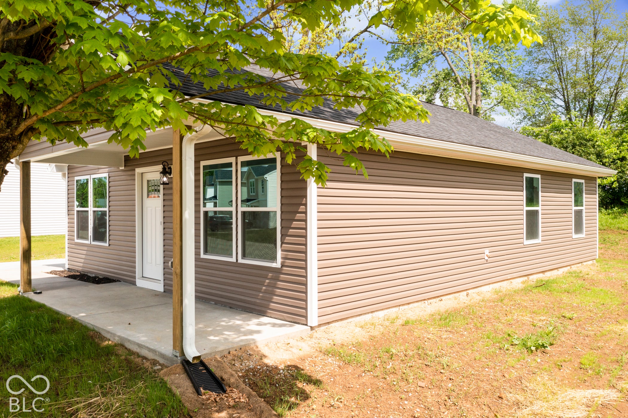 1918 Country Manor Way