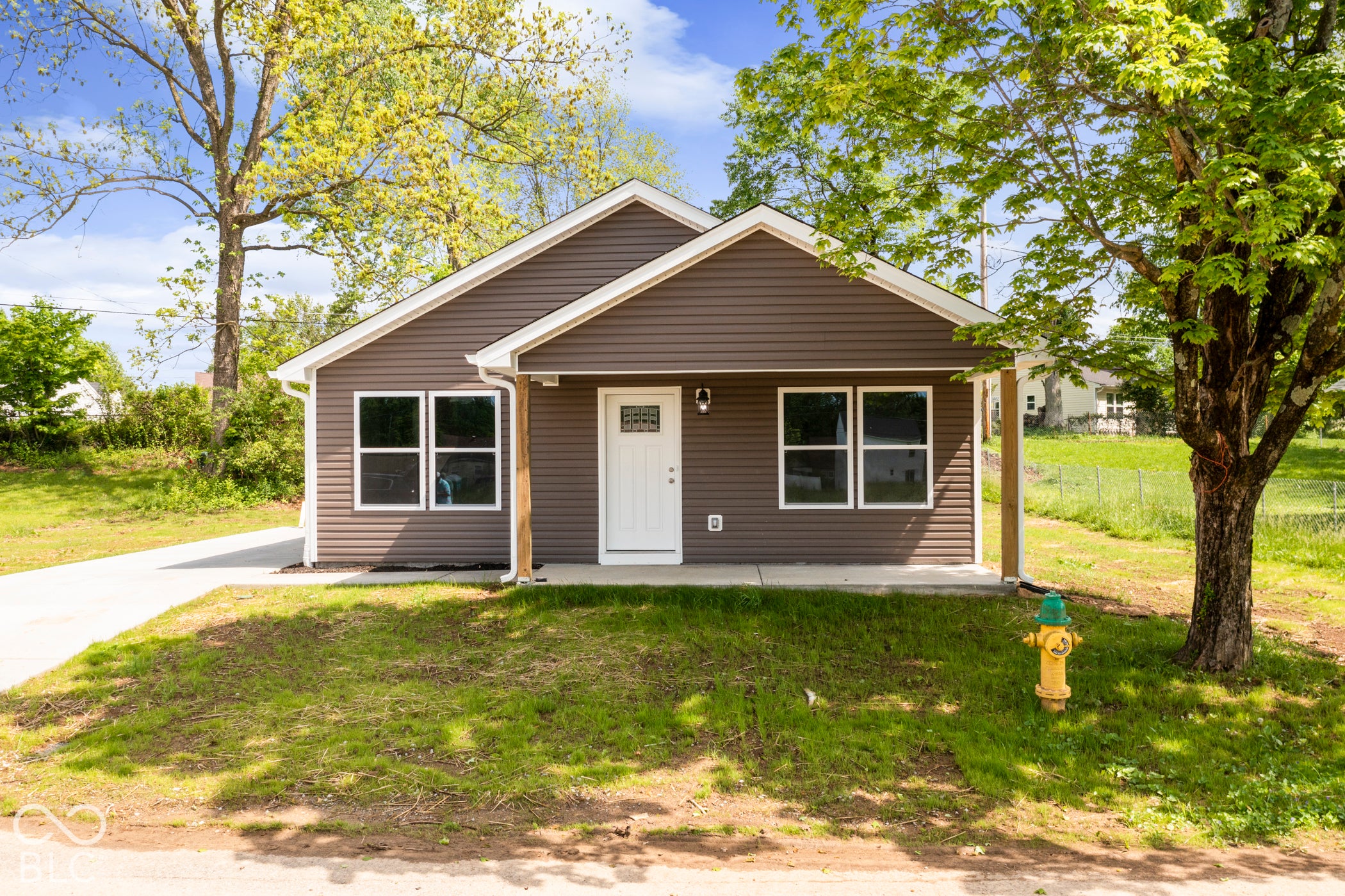 1918 Country Manor Way