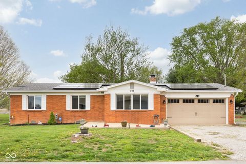 Photo of 220 Shockley Street, Lizton, IN 46149 (MLS # 22093401)