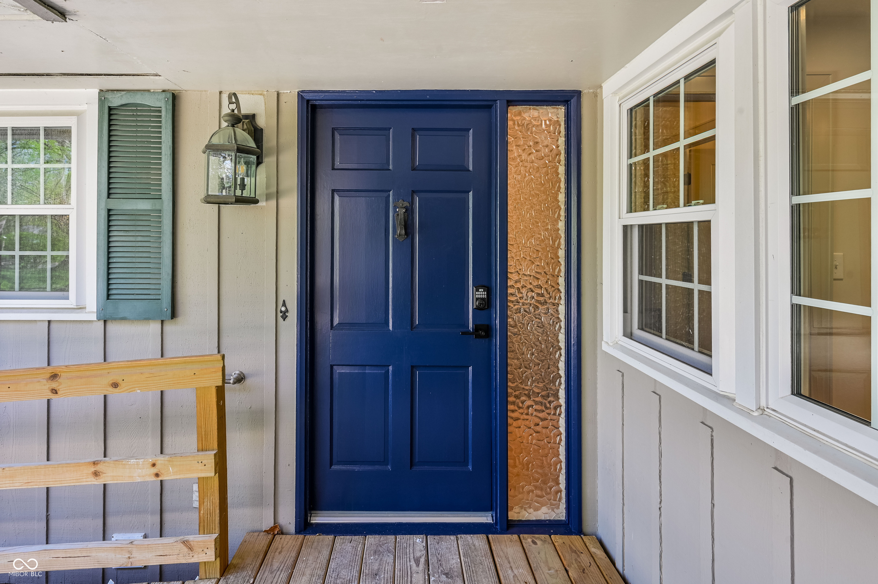 9221 N Delaware Street