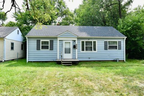 Photo of 2015 Medford Avenue, Indianapolis, IN 46222 (MLS # 22116084)