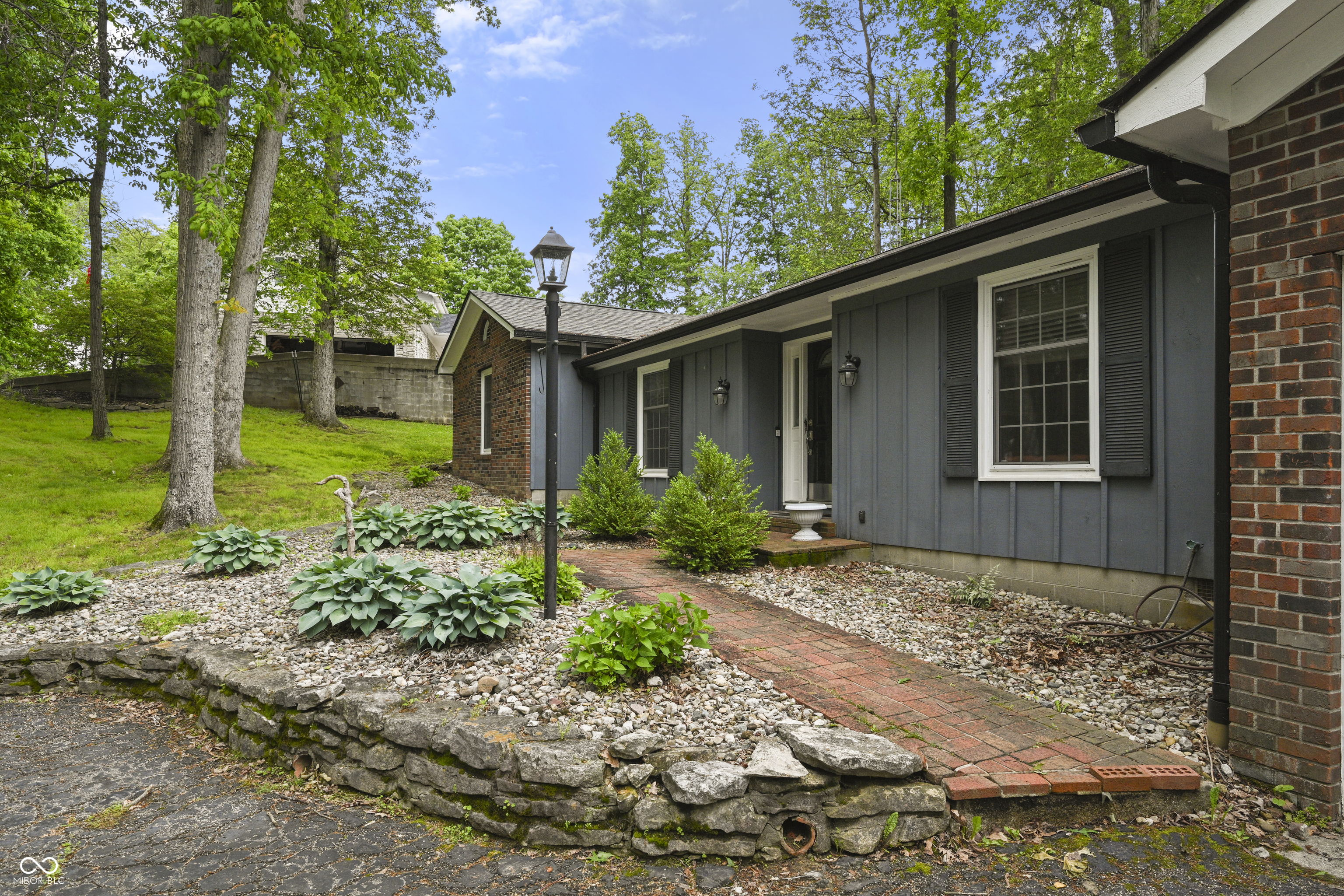 1673 W Shady Lane