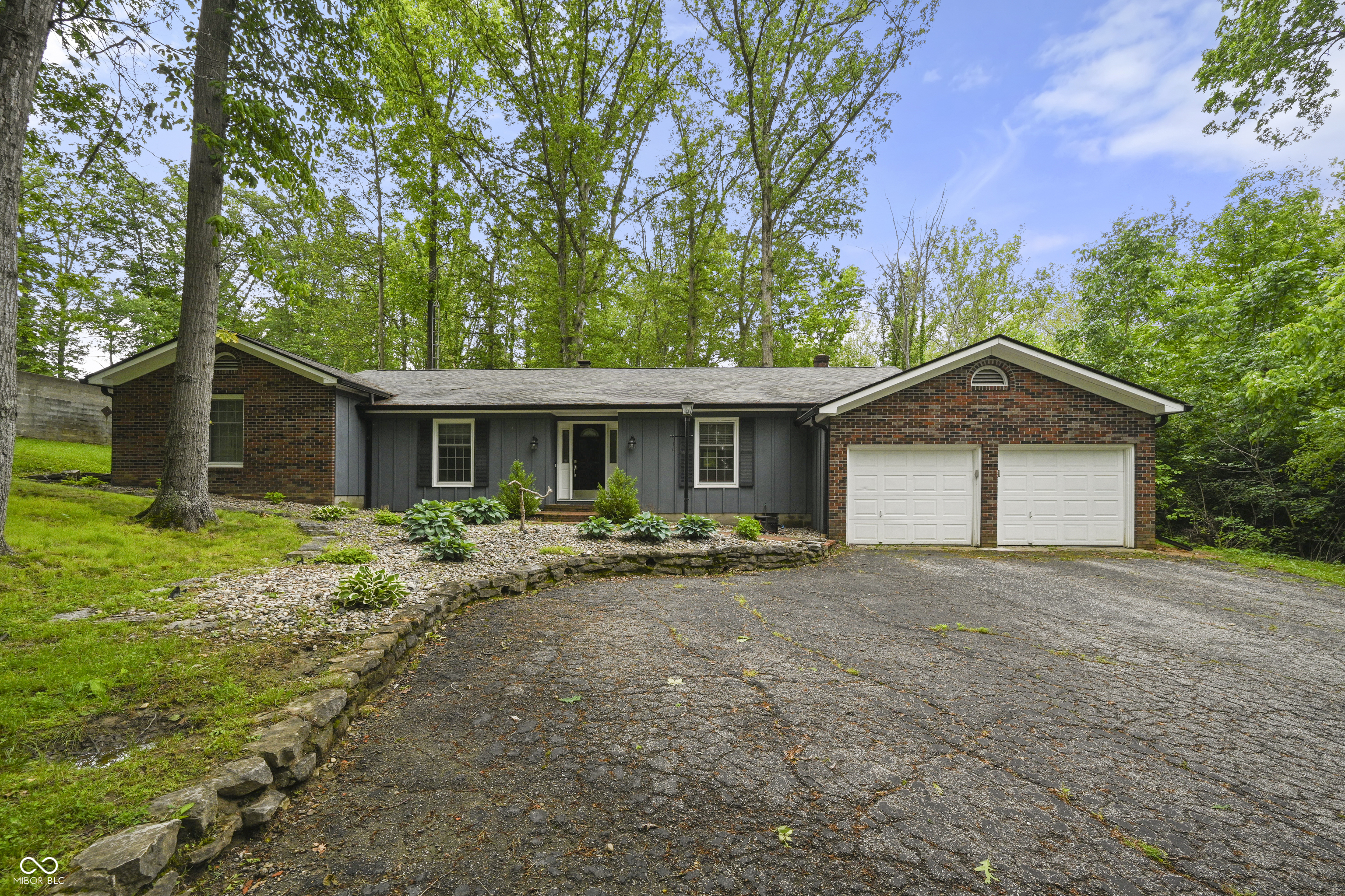 1673 W Shady Lane