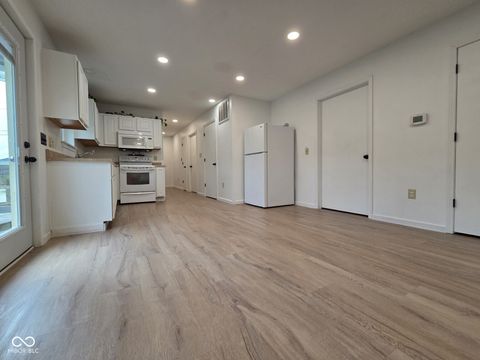 Photo of 390 W Harrison Street, Martinsville, IN 46151 (MLS # 22100983)