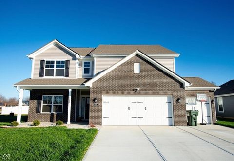 Photo of 379 Oakswept Way, Greenfield, IN 46140 (MLS # 22077967)