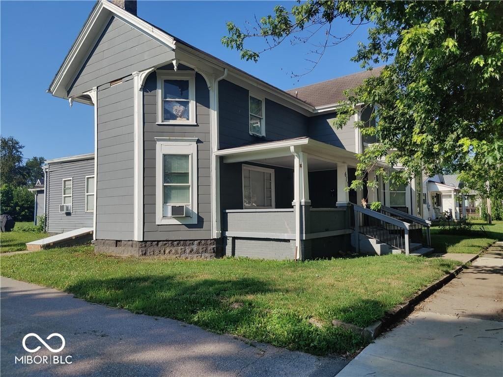 Photo 1 of 7 — 617 W Franklin Street Studio 3, Shelbyville, IN 46176