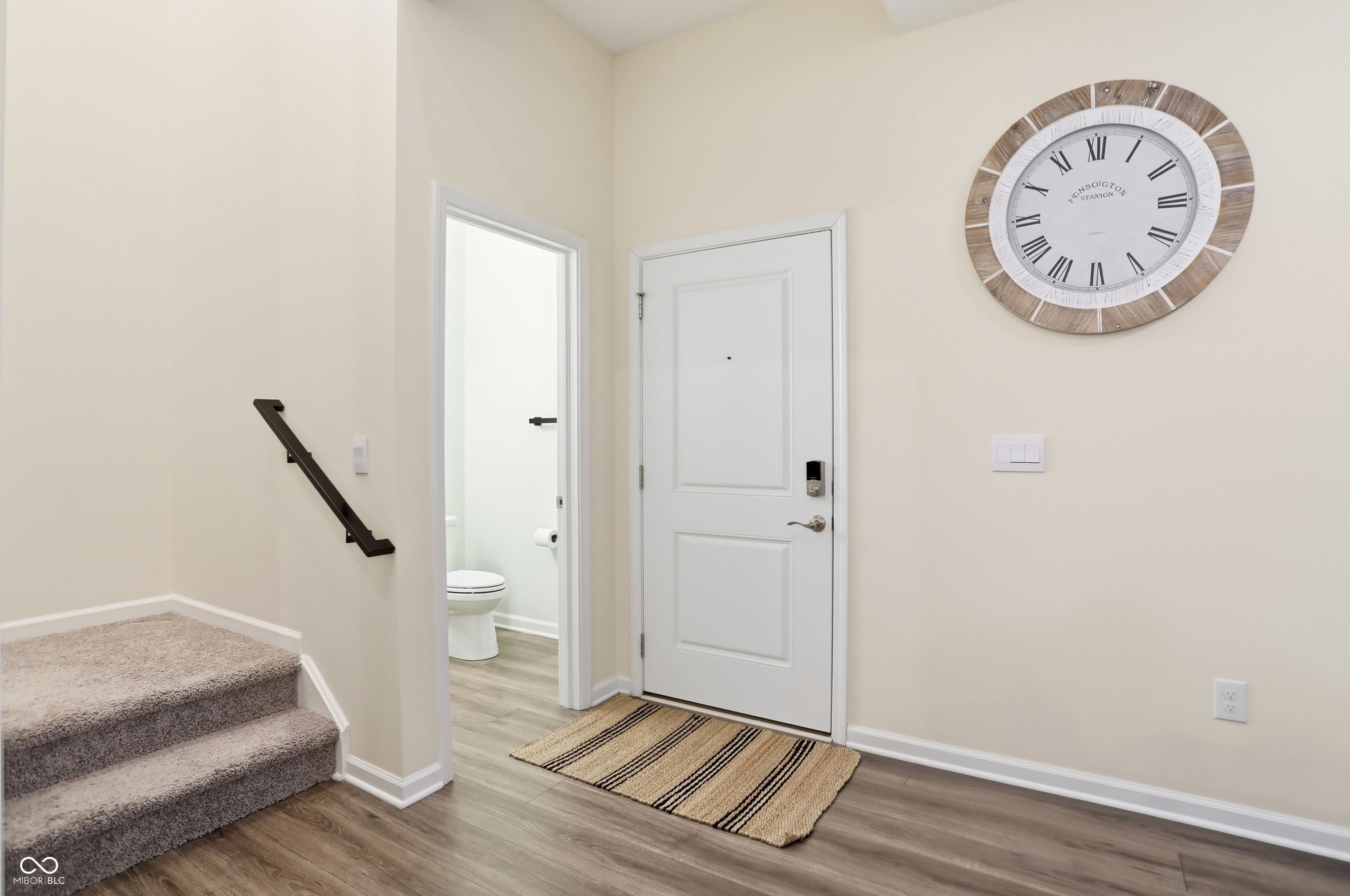 2689 Maricopa Boulevard