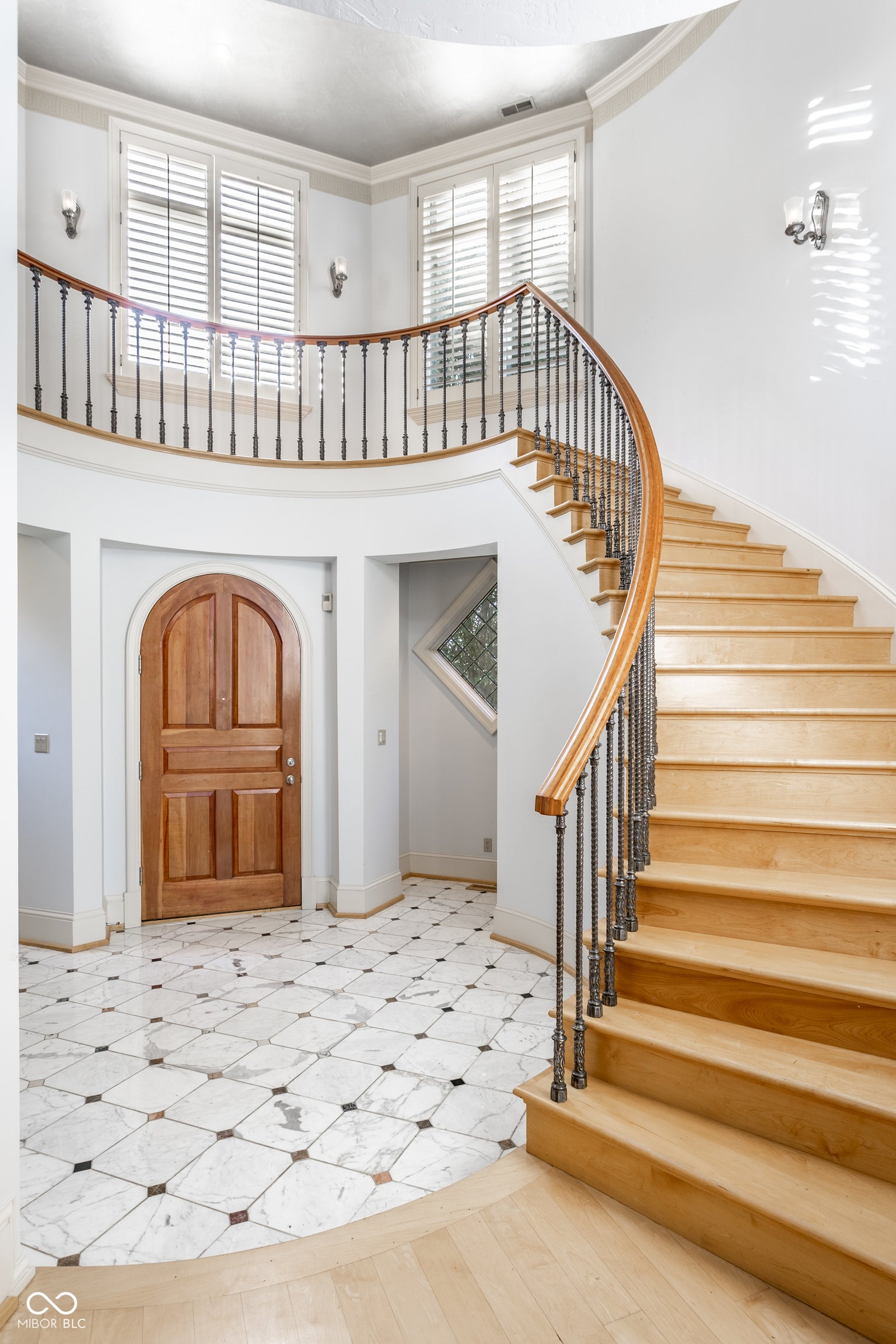 290 Breakwater Drive