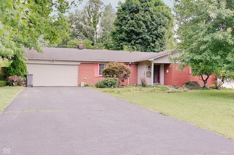 Photo of 224 E Hickory Lane, Indianapolis, IN 46227 (MLS # 22097426)