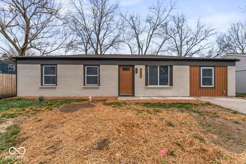 Photo of 2541 Aurie Drive, Indianapolis, IN 46219 (MLS # 22092538)