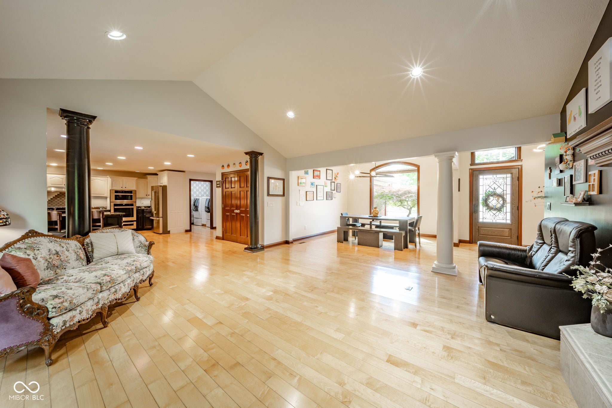 10 Stratford Way