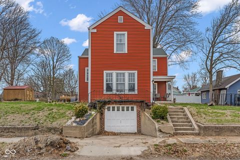 Photo of 312 E Franklin Street, Crawfordsville, IN 47933 (MLS # 22085161)