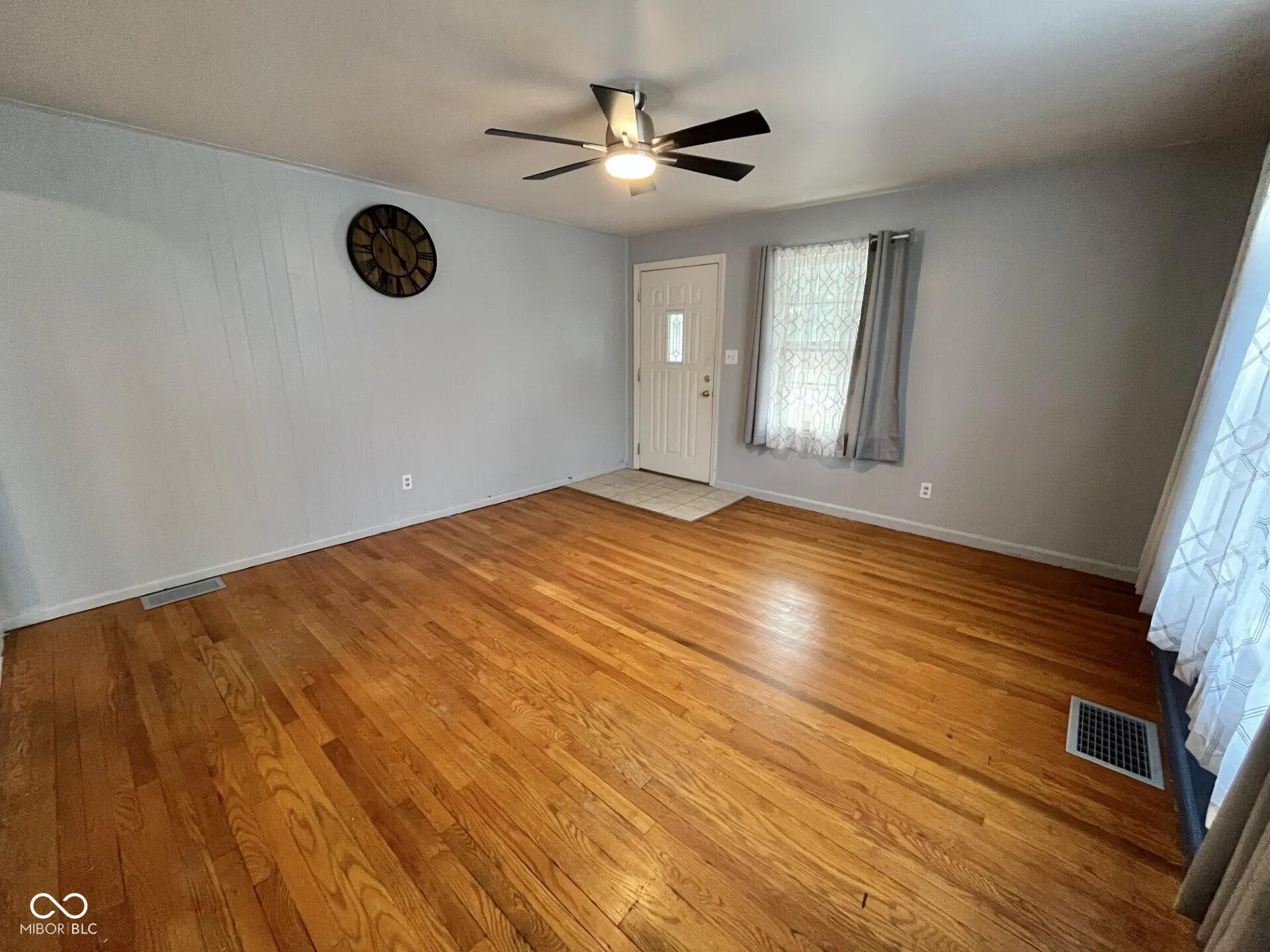 Columbus, Indiana 47201, United States, 2 Bedrooms Bedrooms, ,1 BathroomBathrooms,Residential,Active,245456