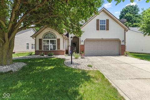 Photo of 5881 Lost Oaks Drive, Carmel, IN 46033 (MLS # 22107843)