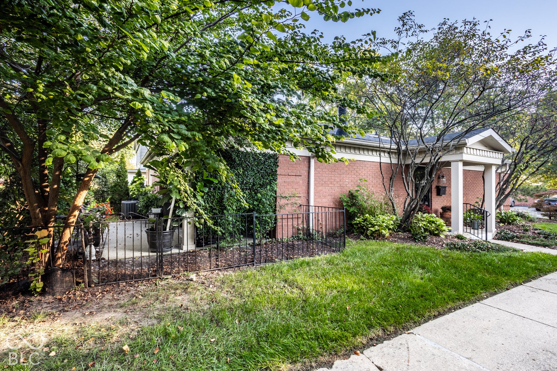 7346 King George Drive