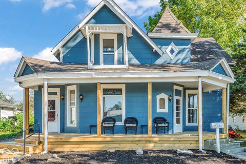 Photo of 509 Walnut Street, Hope, IN 47246 (MLS # 22131367)