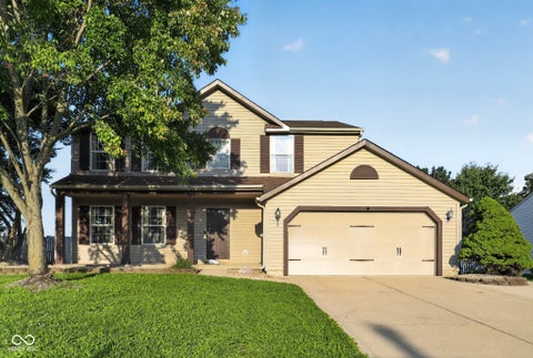 Photo of 973 Thornwood Drive, Greenwood, IN 46143 (MLS # 22122347)