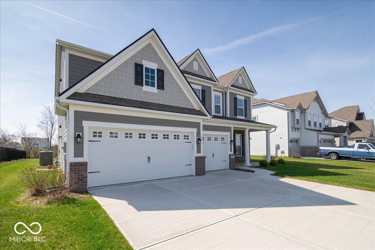 6887 Pine Vail Boulevard