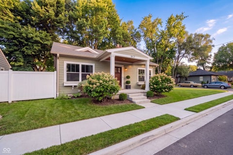 Photo of 917 E 50th Street, Indianapolis, IN 46205 (MLS # 22122444)