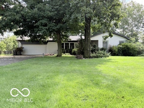 Photo of 1605 Bowman Drive, Greenfield, IN 46140 (MLS # 22104868)