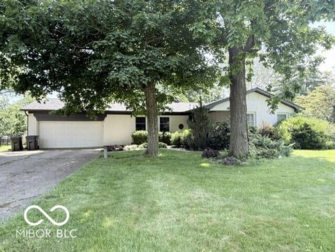 Photo of 1605 Bowman Drive, Greenfield, IN 46140 (MLS # 22104868)