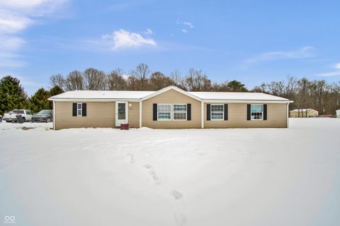 8502 N 1000 W Commiskey IN 47227