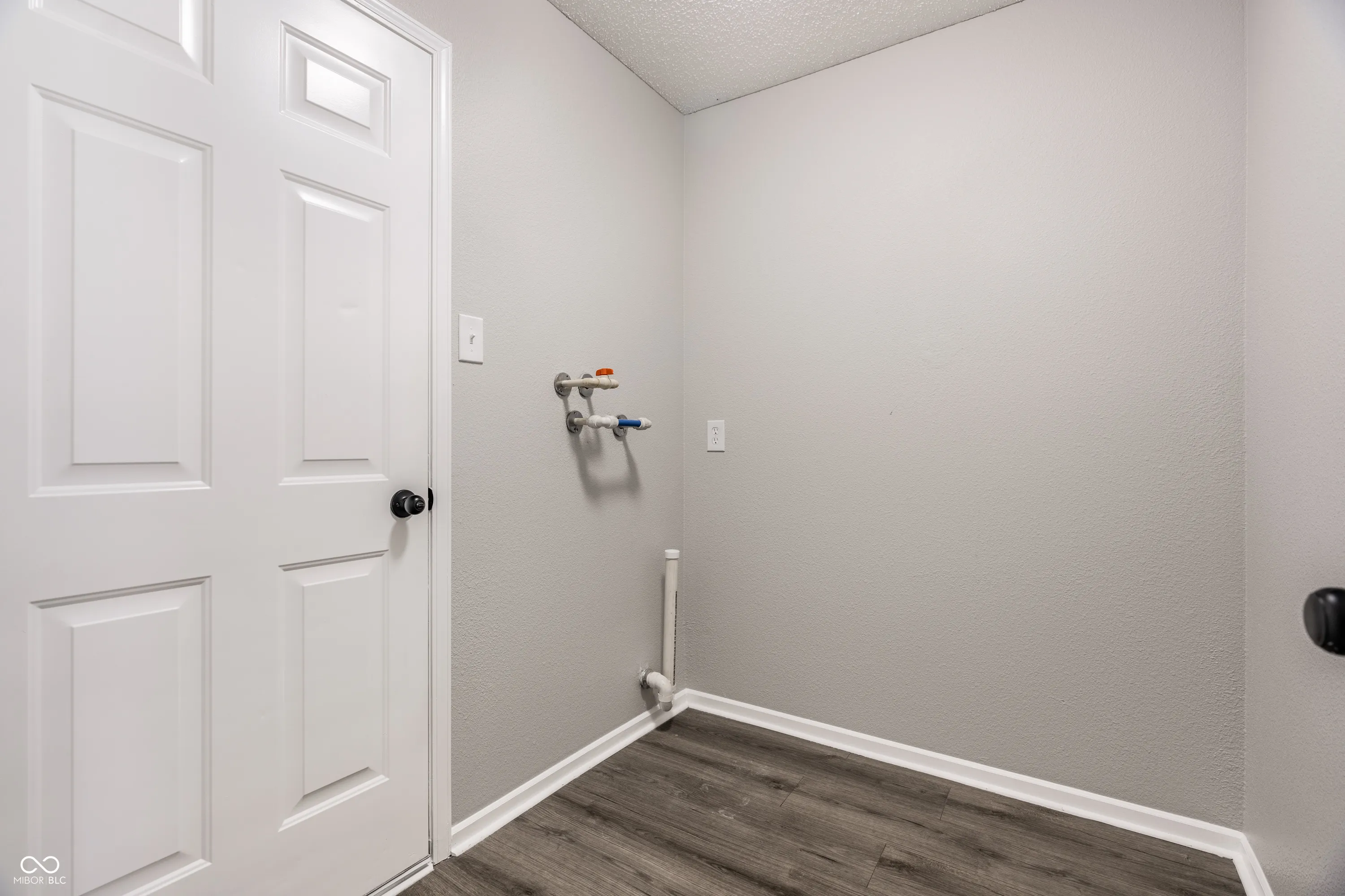 Pendleton, Indiana 46064, United States, 4 Bedrooms Bedrooms, ,3 BathroomsBathrooms,Residential,Active,240472